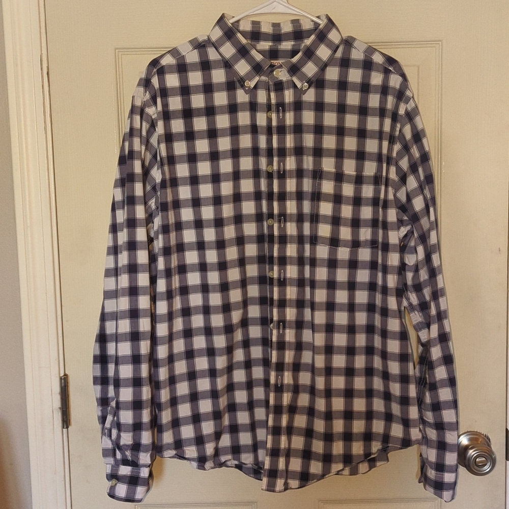 Men's navy and white plaid button up